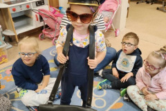 370236072_705379854798000_201916814688930347_n_Easy-Resize.com_