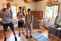 f5953b70-9827-407a-b2b9-922a28021321-1