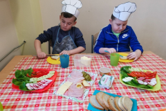 Przedszkolaki-przygotowuja-wiosenne-kanapki-3